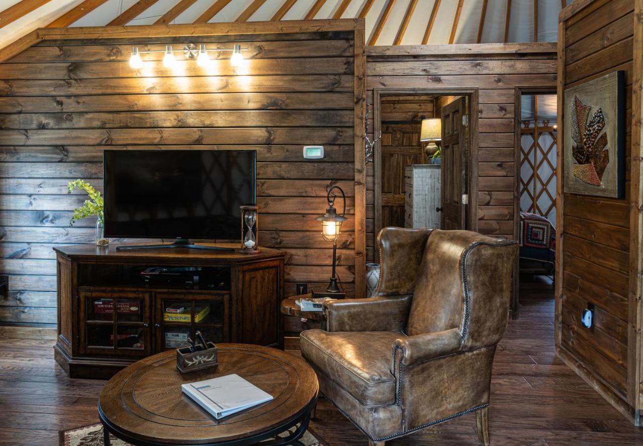 Staynantahala - Smoky Mountain Cabins And Luxury Yurts Aquone Eksteriør billede