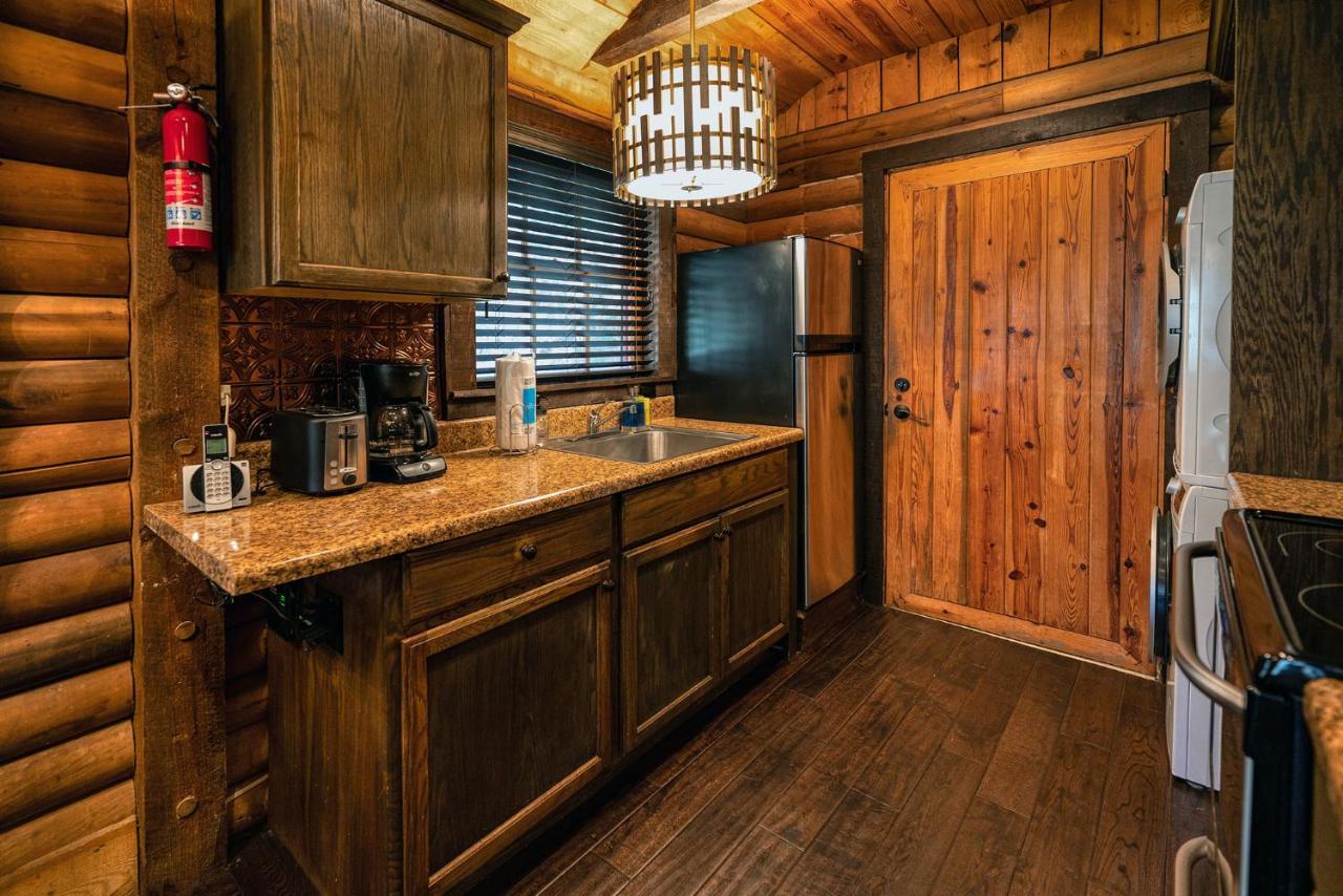 Staynantahala - Smoky Mountain Cabins And Luxury Yurts Aquone Eksteriør billede