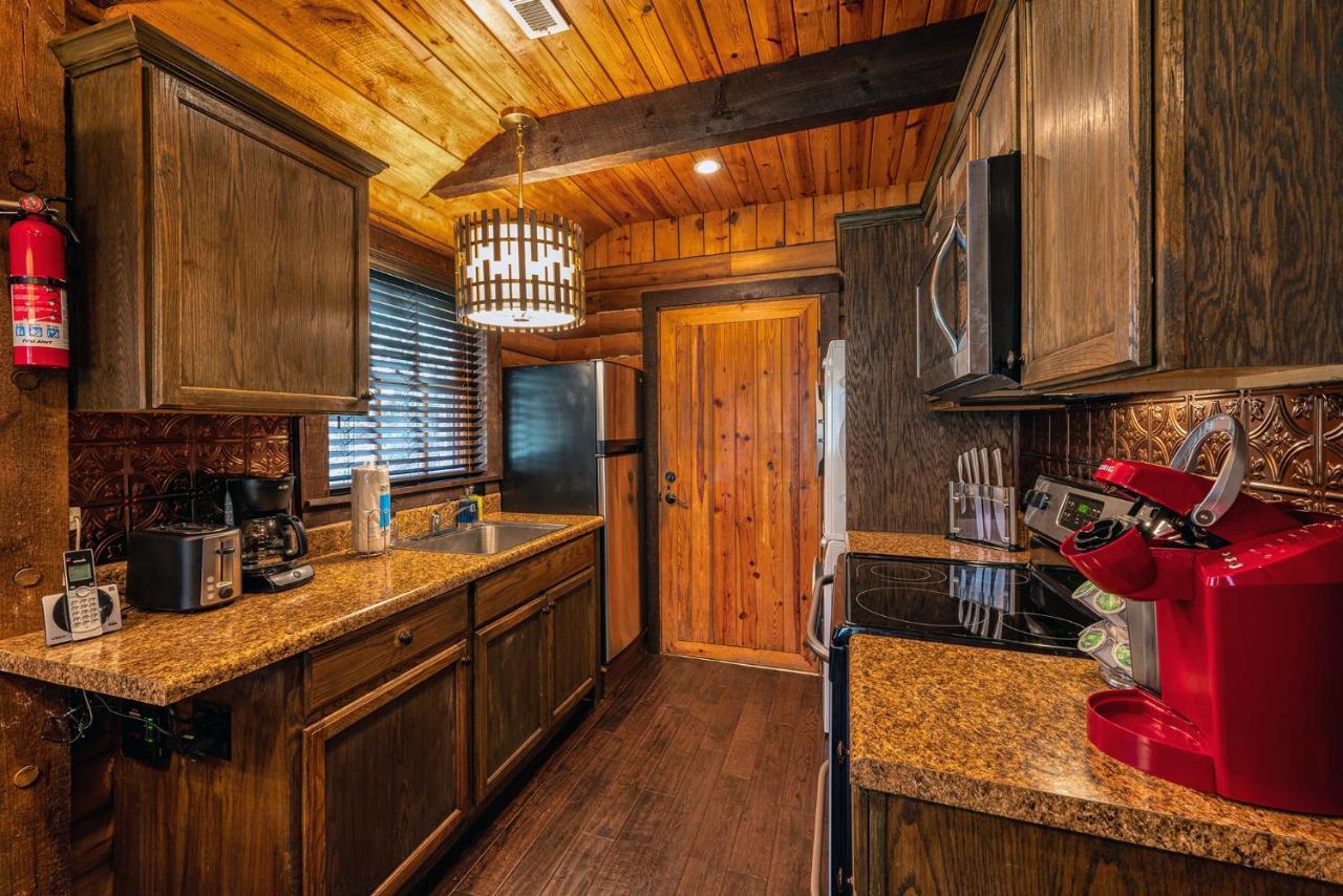 Staynantahala - Smoky Mountain Cabins And Luxury Yurts Aquone Eksteriør billede