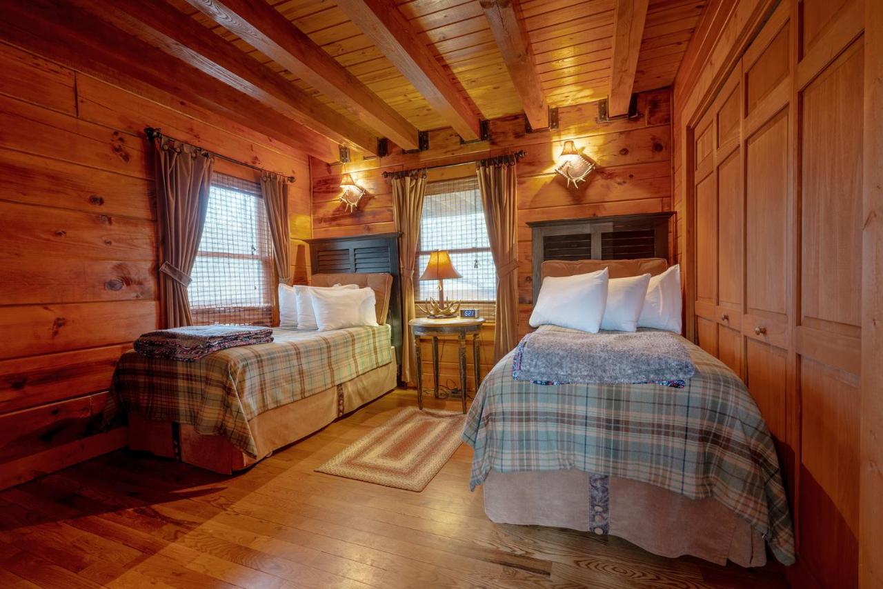 Staynantahala - Smoky Mountain Cabins And Luxury Yurts Aquone Eksteriør billede