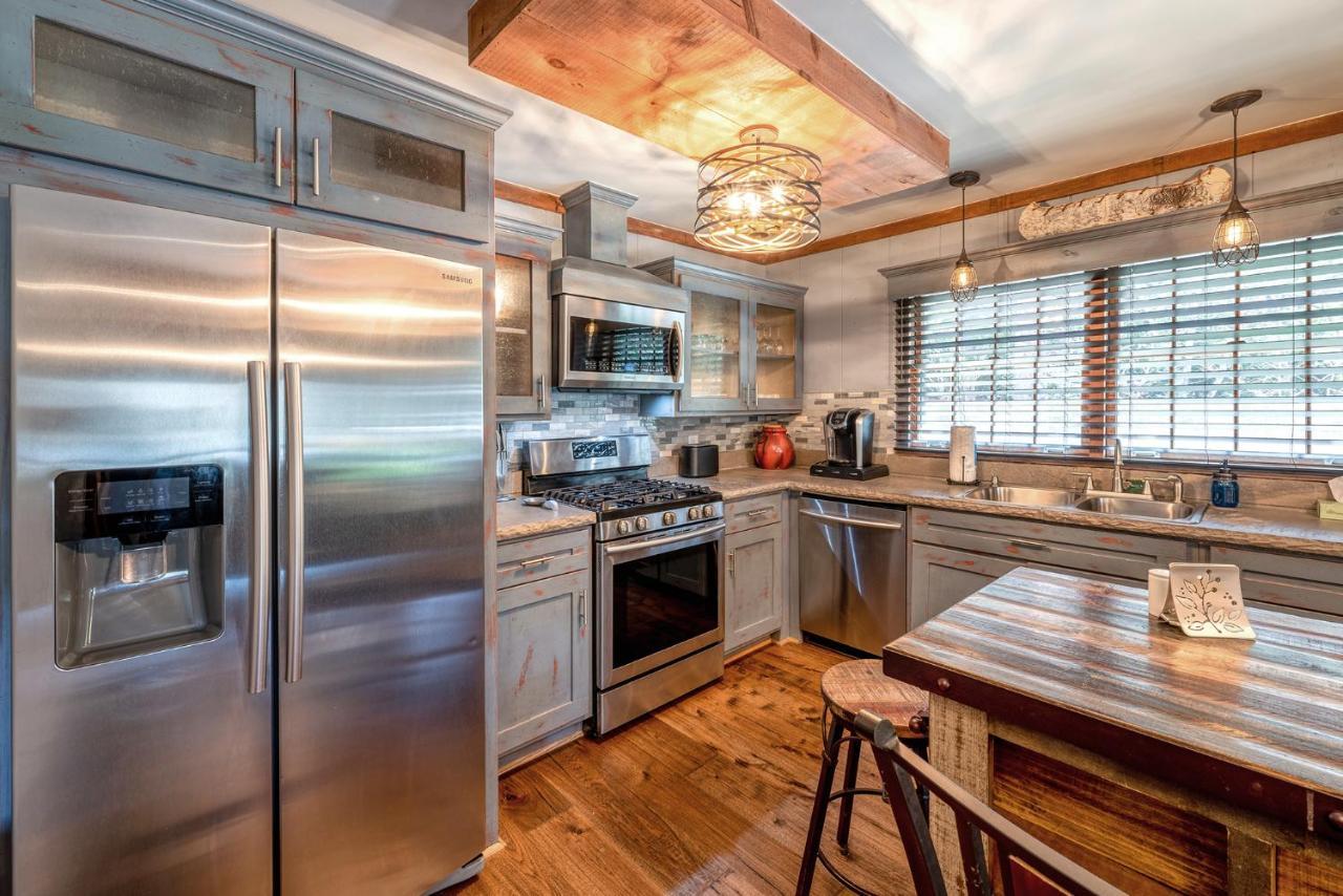 Staynantahala - Smoky Mountain Cabins And Luxury Yurts Aquone Eksteriør billede